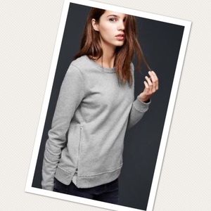 Stylish and comfortable Gap sweater with zippers